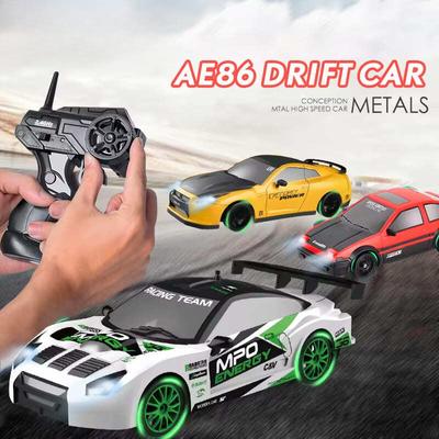 Nuova auto RC a frequenza 2.4G con luce LED, 4WD RC, auto da drift ad alta velocità, giocattolo da corsa professionale, modello GTR, ricaricabile, AE86, regalo di Natale