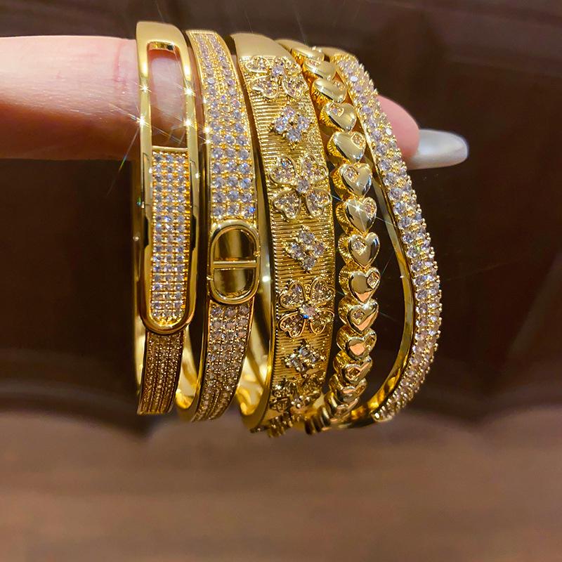 14K Gold-Plated Zircon Starburst Flower Bracelet, Light Luxury Fashion Bangle