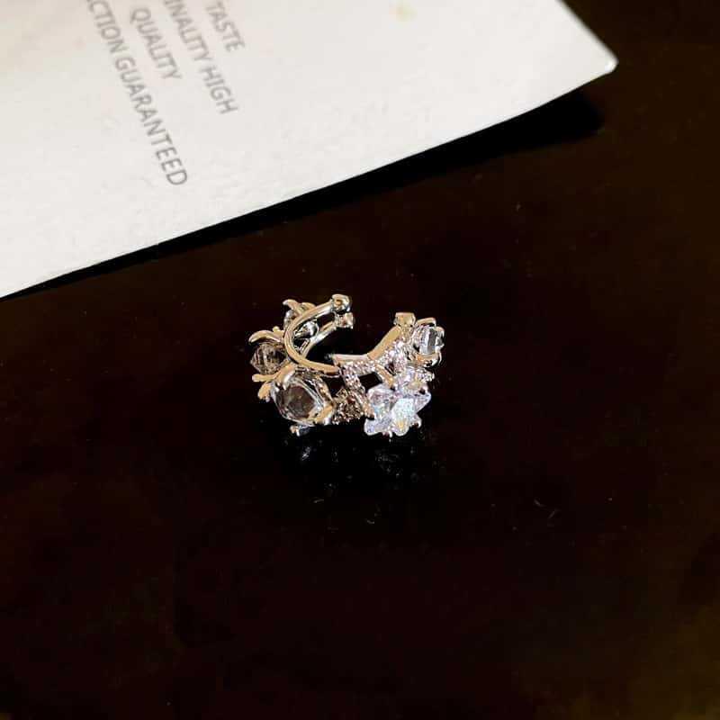 High-End Rhinestone Star Ear Clips for Women – Versatile, Elegant, No Piercings Needed