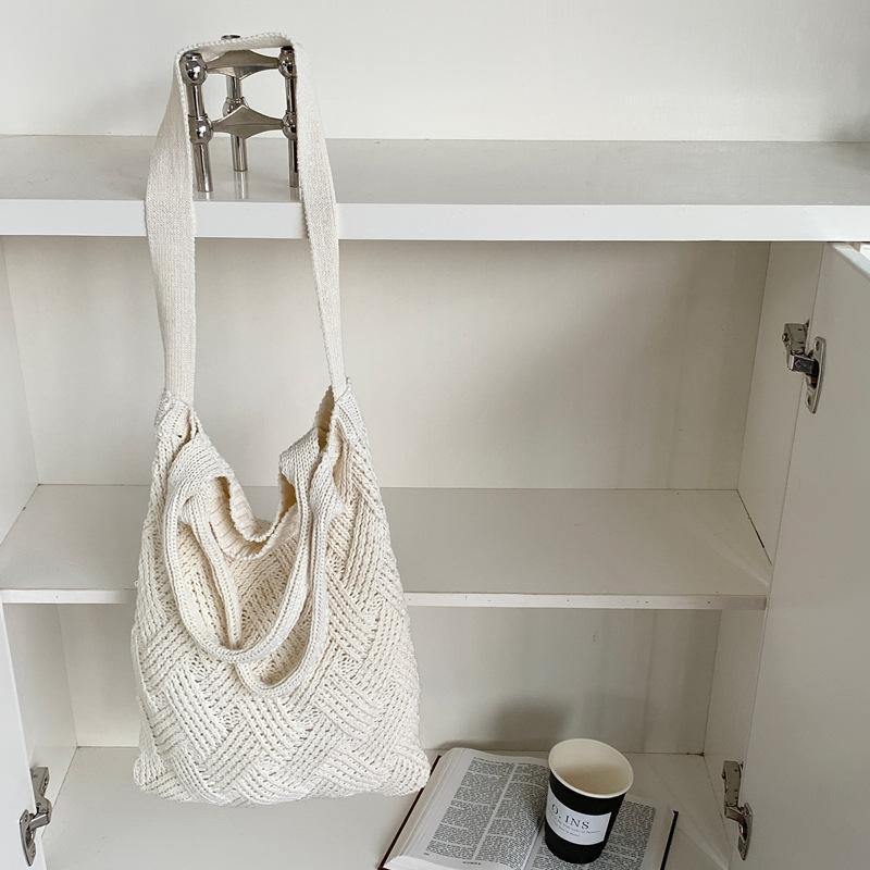 

2024 new handbag retro bag women s bag versatile messenger bag woven bag large capacity tote bag tide абрикосовый