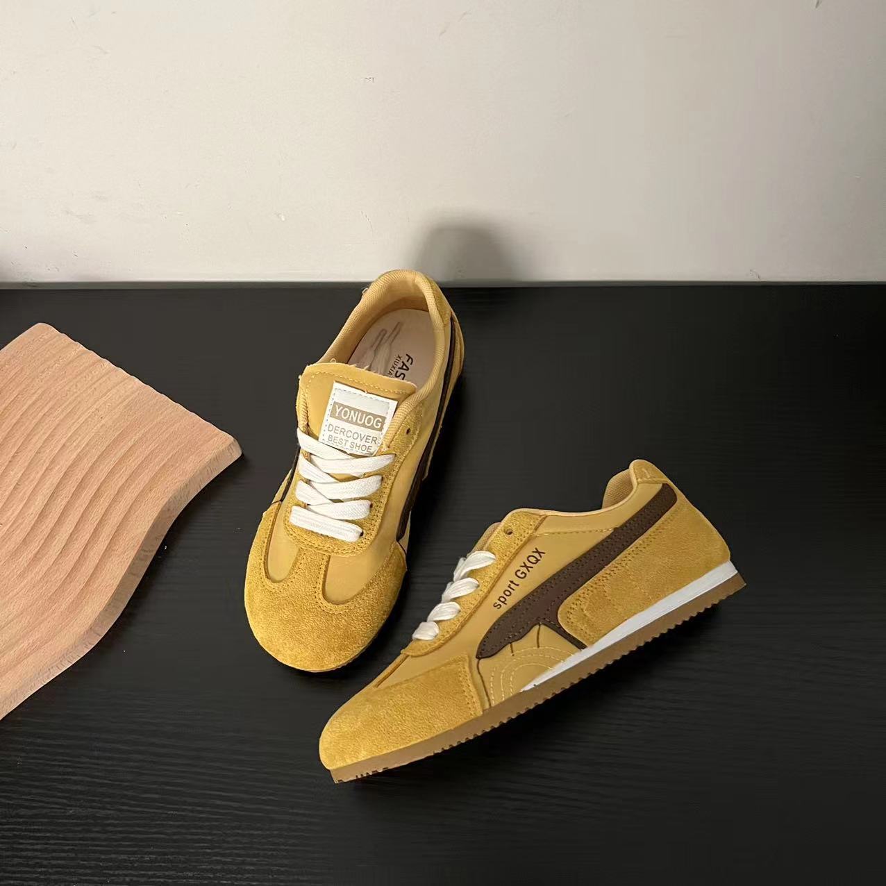 

Leather breathable inner height increase racing German training shoes women s 2025 summer new models show feet small color matching sports Forr 40 жёлтый