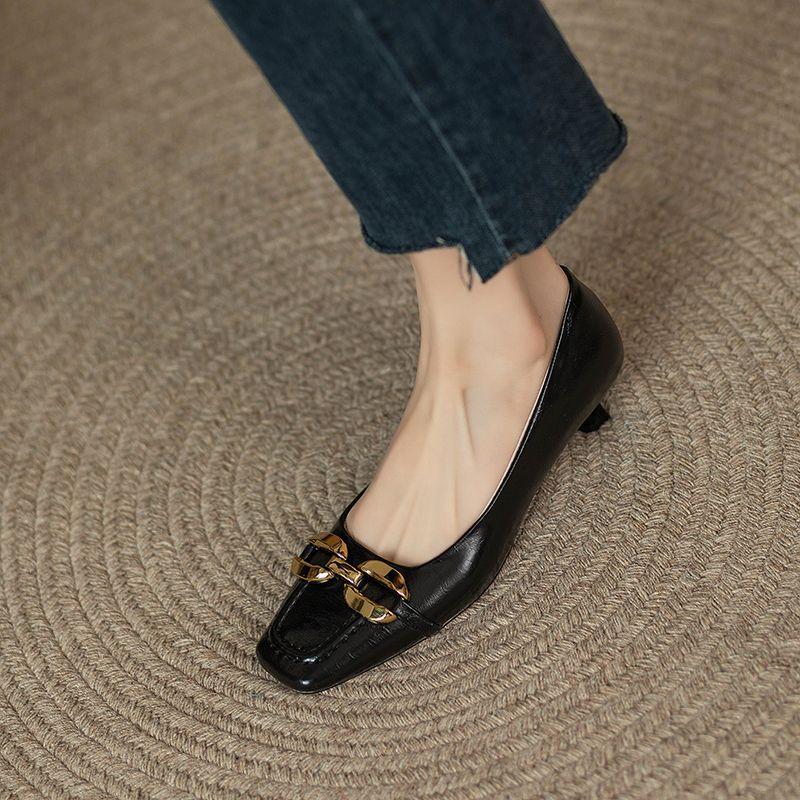 

Medium heel square head small heel single shoes women s spring and summer 2025 new French gentle evening breeze shallow mouth foot set high h 40 чёрный