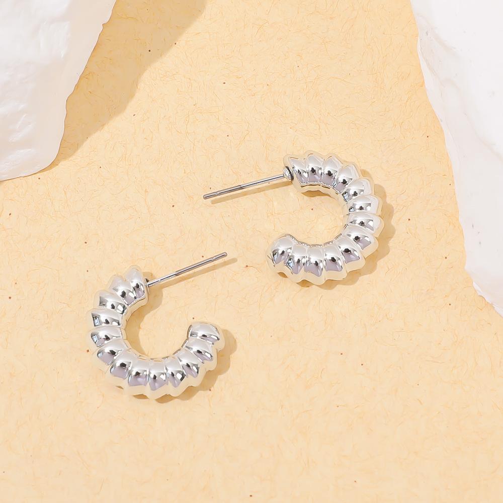 European and American irregular earrings geometric stainless steel personalized fashion stud earrings K gold titanium steel irregular light luxury