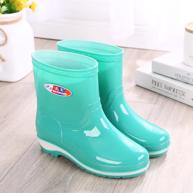 Women's Non-Slip Short Rain Boots - Fashionable, Warm, Low-Cut Rubber with Velvet, One-Piece Design