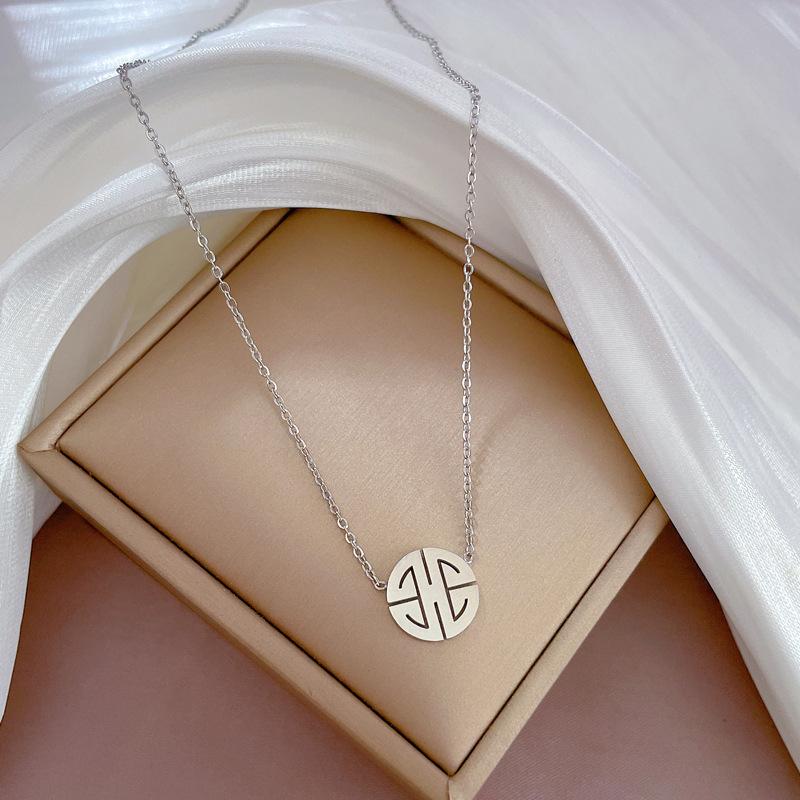 Minimalist Style Happy Character Round Brand Furnace Real Gold Necklace Female Collarbone Chain With Jewelry