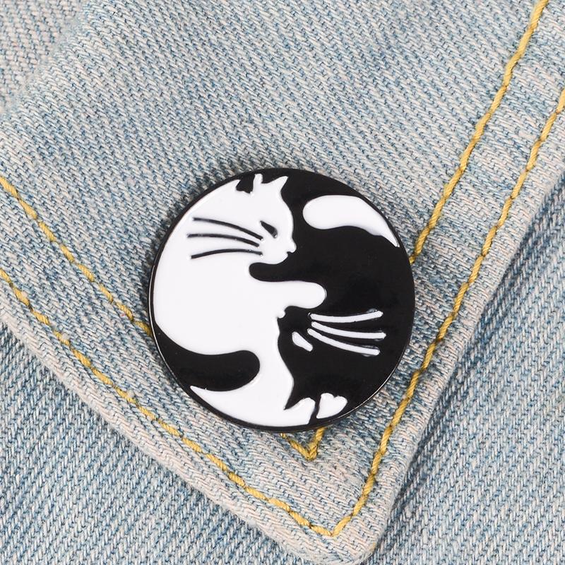 Meow Cat Kindergarten Enamel Pins Box Kitten Hugging Cats Badge Custom Brooch Bag Clothes Lapel Pin Cartoon Animal Jewelry Gift