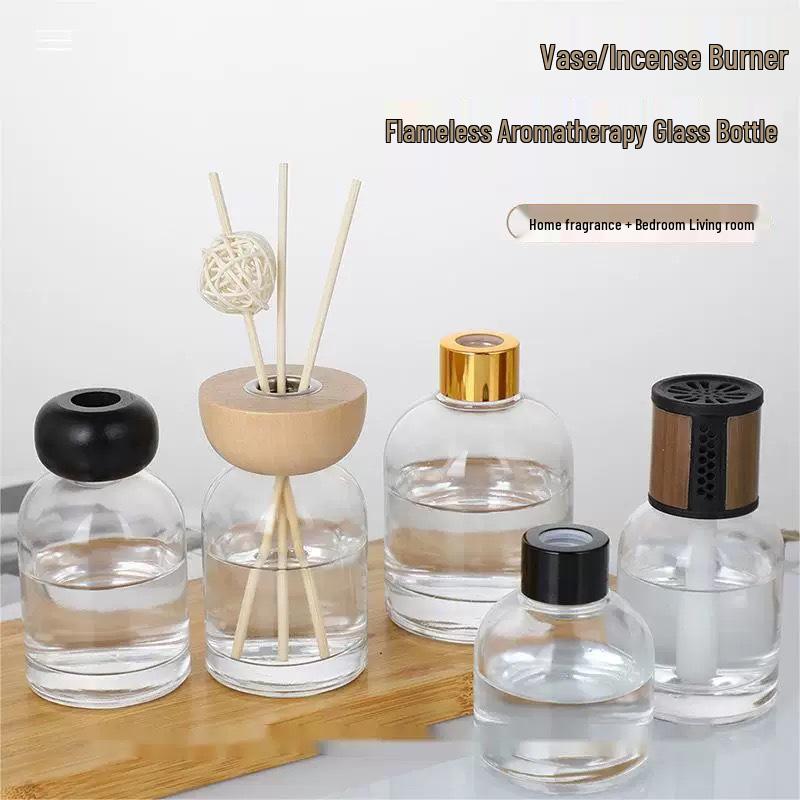 Creative Home Decor Aromatherapy Glass Bottle with Rattan Diffuser Sticks, 200ml.