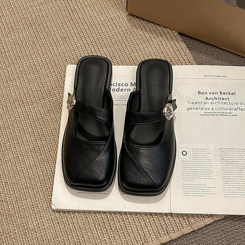 Mode Retrodesignade Fyrkantig Tå Casual Platta Halvtofflor för Kvinnor 2025 Nya Sommar Eleganta Mångsidiga Bekväma Slip on Tofflor