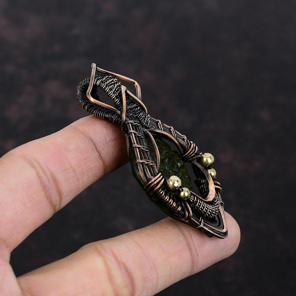 Moldavit Anhänger Kupferdraht gewickelter Anhänger Moldavit Schmuck Einzigartiger Edelsteinanhänger Geschenk für Mutter Kupferdrahtschmuck Handgefertigter Anhänger