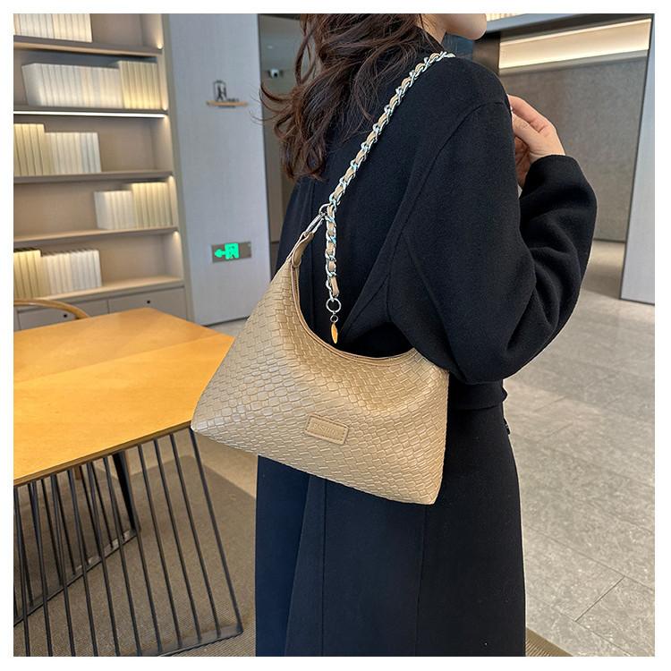 IELGY One-Shoulder Armpit Bag Chain Tote Bag All-Match Woven Messenger Bag