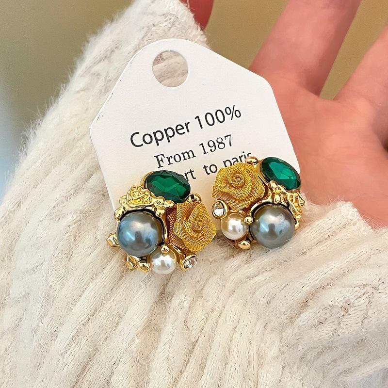 Design sense French romantic elegant rose stud earrings green crystal earrings flower pearl earrings 925 silver needle