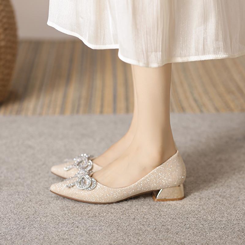 Fashion 34-43 big size bowknot women pumps gold low heel OL shoes pointed toe ladies shiny cloth bowtie pumps zapatos de tacón mujer