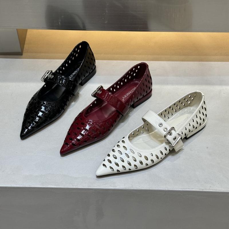 Fashion 2025 Summer Women's Shoes New Patent Leather Low Heel Shoes Pointed Toe Shallow Mouth Hollow Mary Jane Shoes Fashionable Sandals