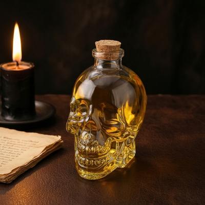 Skull Shaped Glass Decanter, 3D Gothic Whiskey Bottle with Cork Stopper, Novelty Liquor Dispenser for Home Bar, Halloween Gift