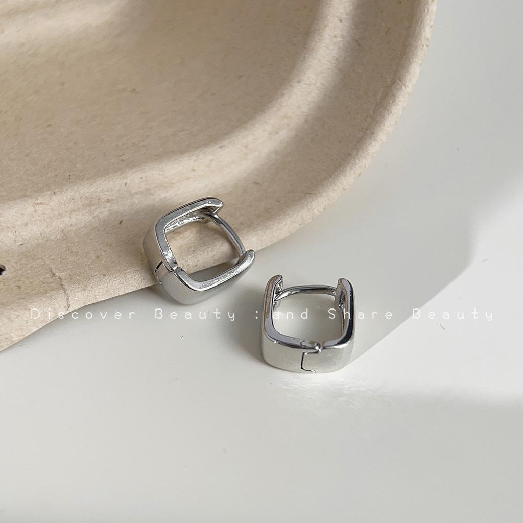 Commuter Platinum Plated Small Ear Buckle Glossy Plain Ring Versatile Geometric Square Ear Jewelry