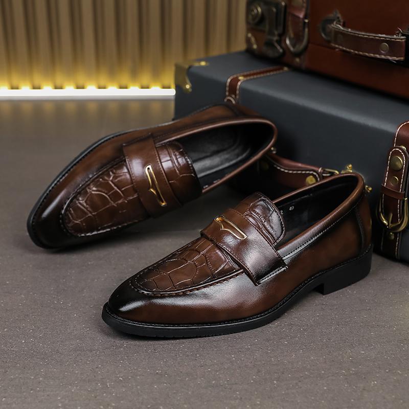 Mode 2025 Heißer Verkauf Große Größe Slipper Herren 38-46 Frühling Atmungsaktiv Formelle Kleiderschuhe Leichtgewichtige Slip-On Lederschuhe für Büro