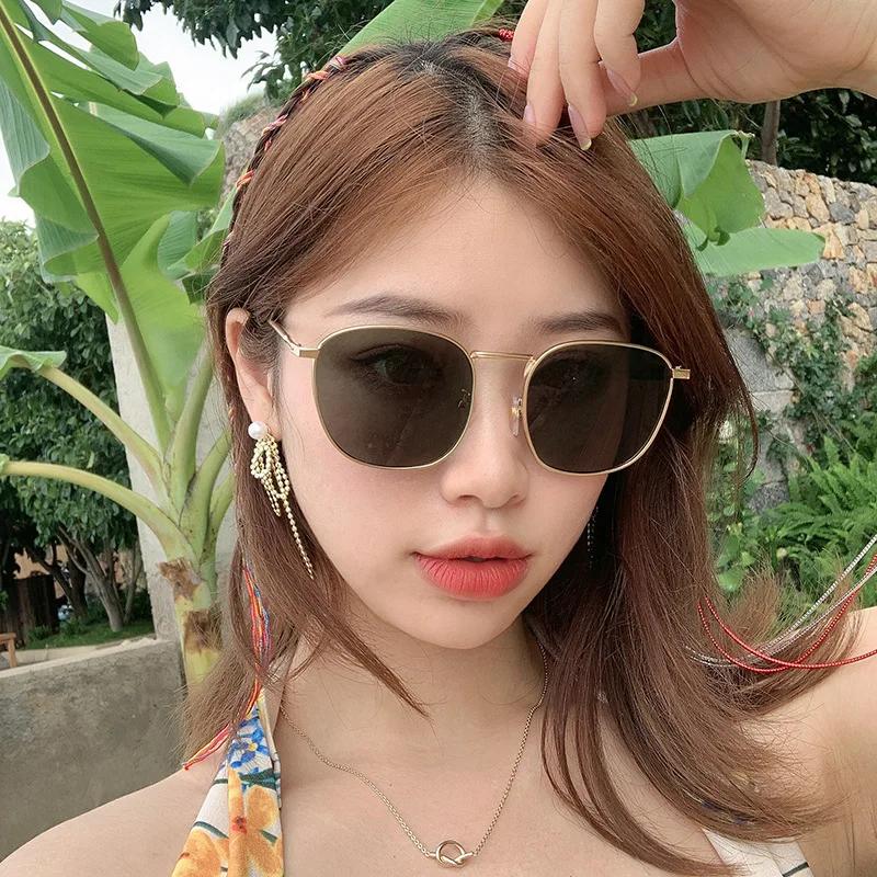 Fashion Metal Square Sunglasses Female Male Stylish Round Shape Sun Spectacles Gafas De Sol Ladies Retro Black Driving Use Shades UV 400 Protection
