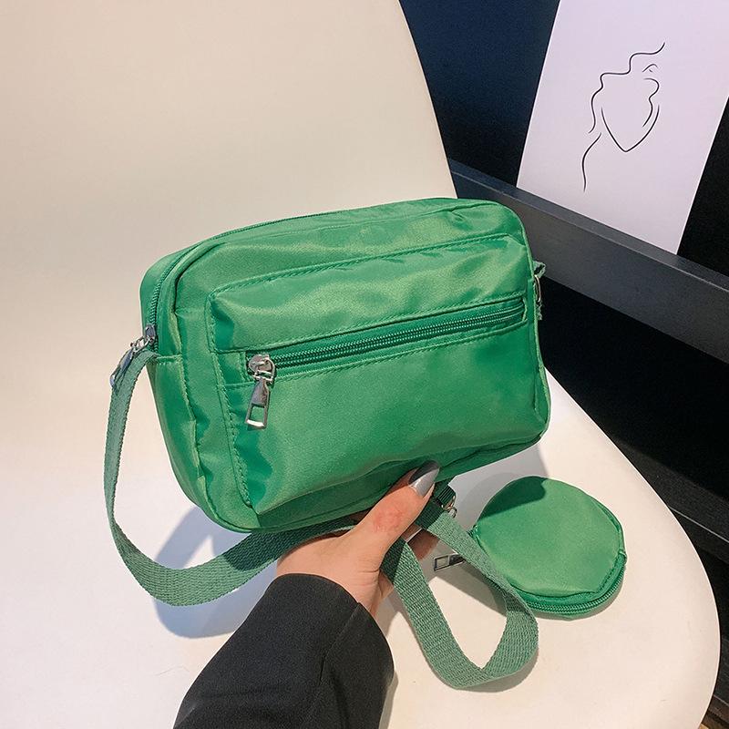 

Korean version of fashion messenger bag women s casual solid color small square bag women s trend versatile simple fashion shoulder armpit bag One Size зелёный