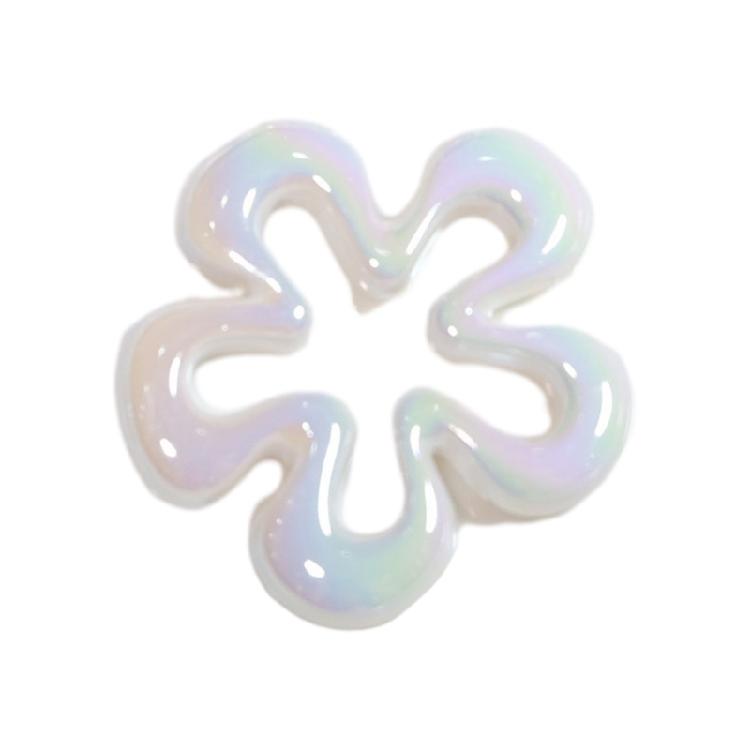 

Hollow Flower Pendants Resin Flower Charm Small Flower Necklace Bracelets Supply белый