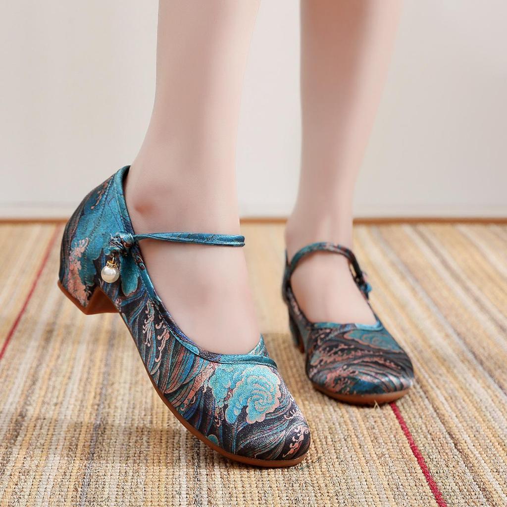 Women's Summer Embroidered Cheongsam Shoes - Medium Heel Hanfu Style