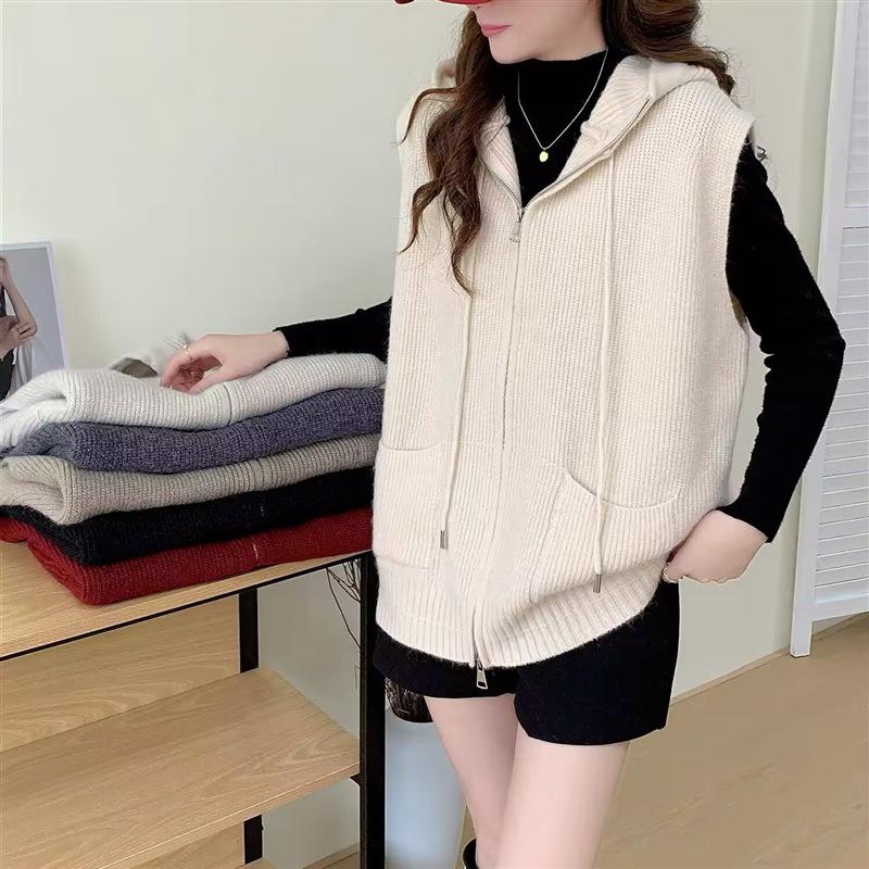 Women's Loose Knit Vest Cardigan with Hood and Zipper Pockets for Autumn/Winter