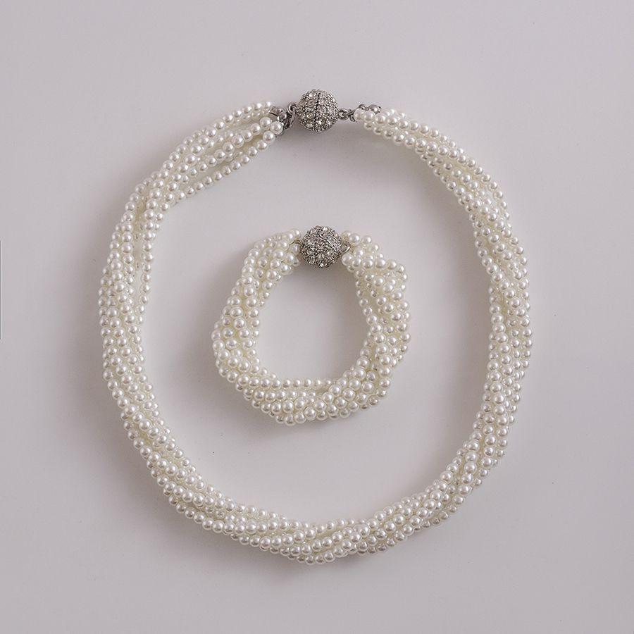 

Xiaoxiangfeng imitation pearl necklace, millet beads multi-layer stacked collarbone chain jewelry, magnet buckle a variety of wearing jewelry