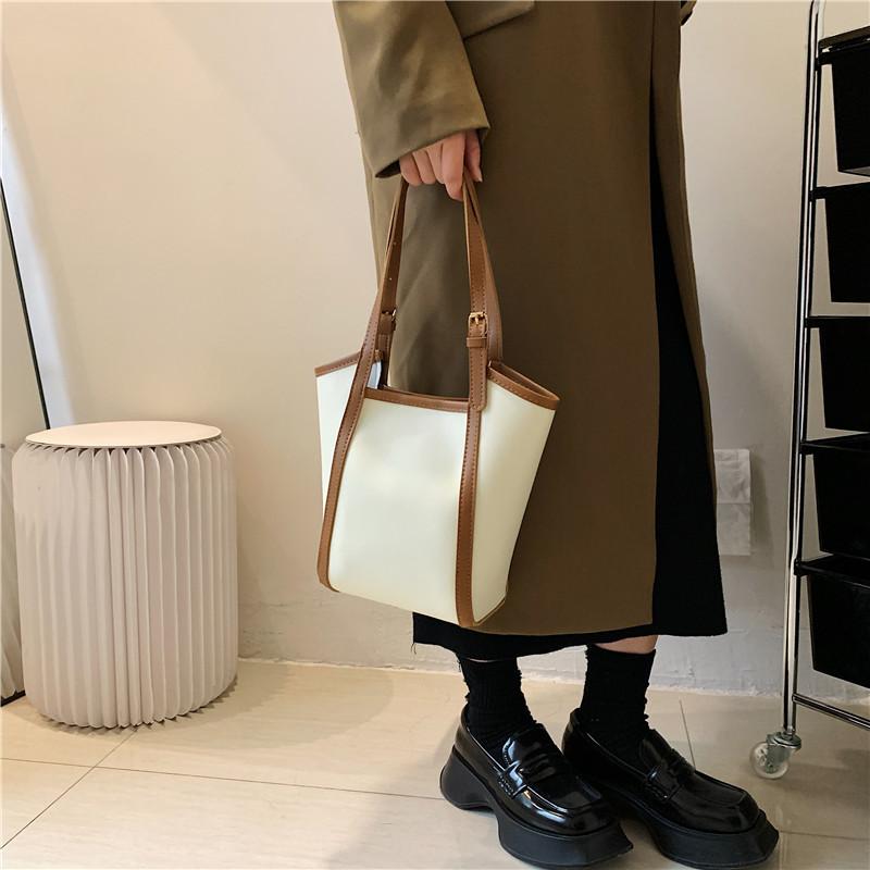 2023 Fashionable Vintage Bucket Shoulder Bag For Women With Large Capacity And Trendy Design