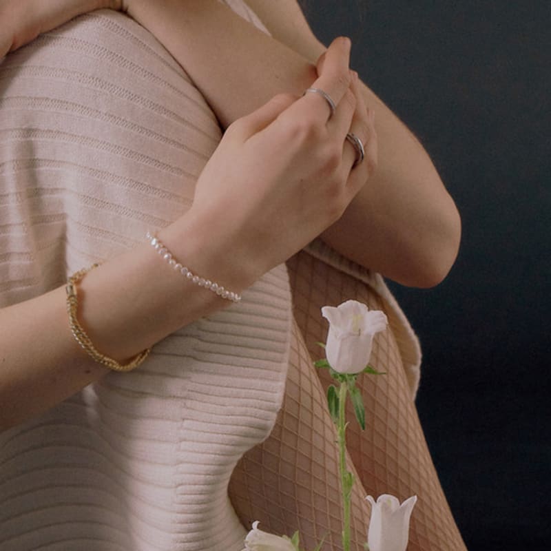 

ONEENOUGH Be Love Pearl Bracelet FREE