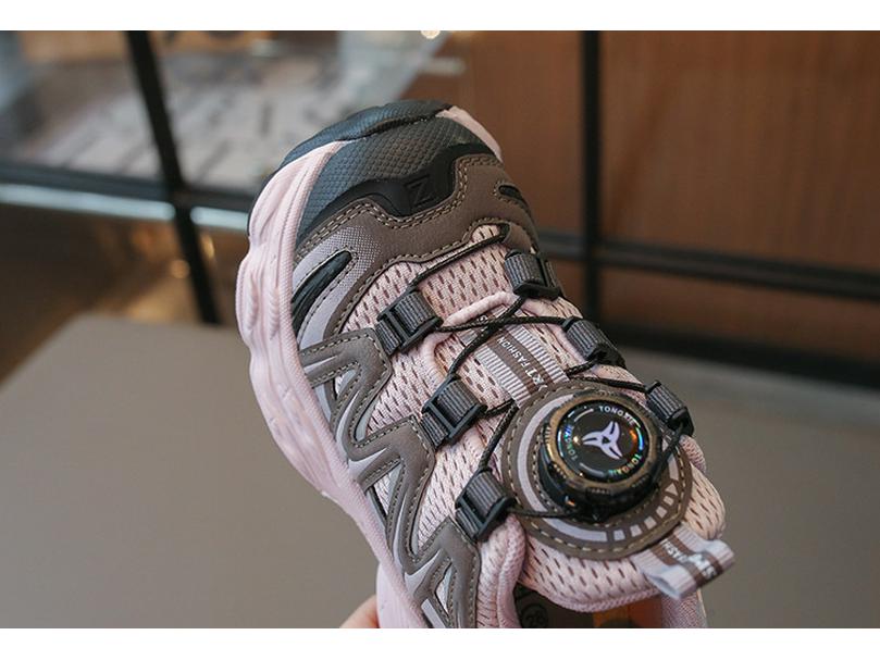 Zapatillas de Running de Malla Transpirables Deportivas para Niños y Niñas Coreanas Tendencia Primavera 2026 con Hebilla Giratoria