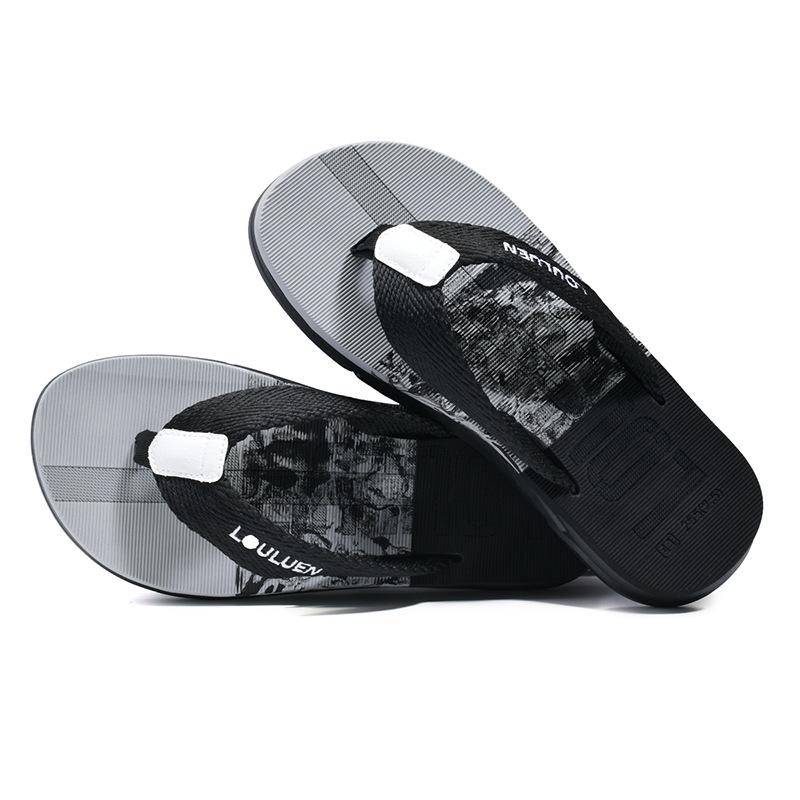 

Новые камуфляжные шлепанцы мужские летние нескользящие не натирающие ноги мужские пляжные туфли уличные сандалии 39 светло-серый