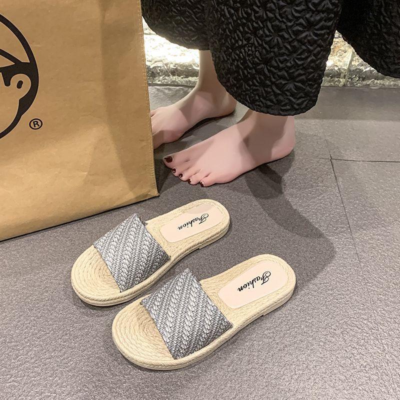 Flat Bottom Two Wear Cool Slippers Retro Roman Straw Thick Bottom One-word Drag 2025 Summer New Wear Casual Internet Celebrities