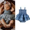 Roupa para Bebê Menina Verão 2022 Macacão Jeans Sem Mangas Suspensório Design Plissado Barra com Babados Fechamento Inferior por Botão de Pressão Macacão Fofo