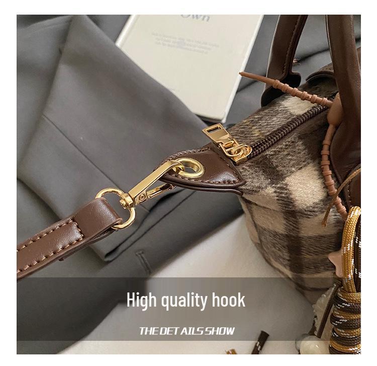 Women's Plaid Crossbody Mini Handbag - Niche Autumn/Winter Design