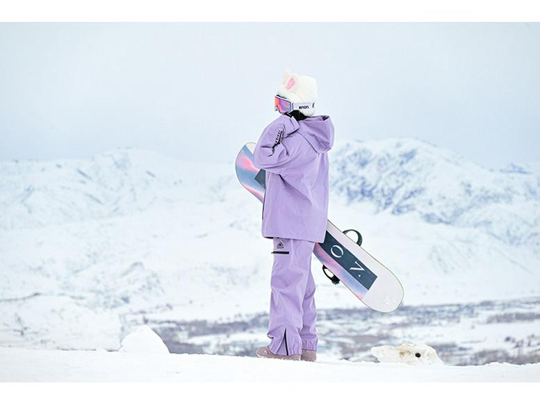 Women's Influencer Style Ski Suit: Padded Jacket with Hood