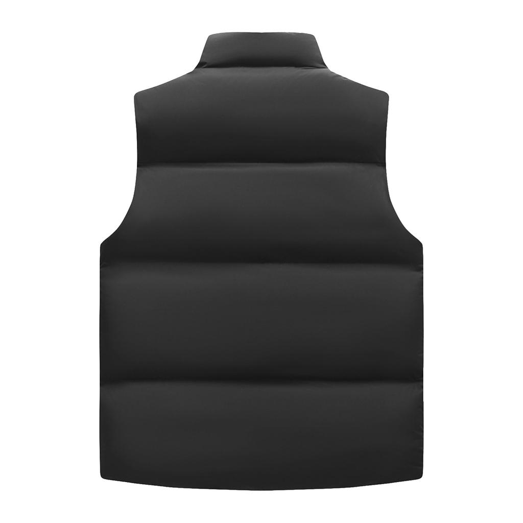 Winter Clean stojící límec, bavlněná košilka, štíhlý střih a pohledný mladý muž