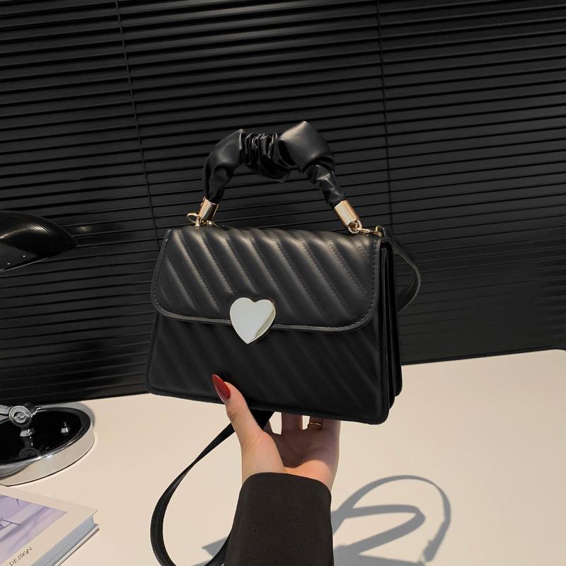 

Korean version of casual texture bag women s bag 2024 new commuter simple shoulder messenger bag personalized trendy hand carry small square bag чёрный