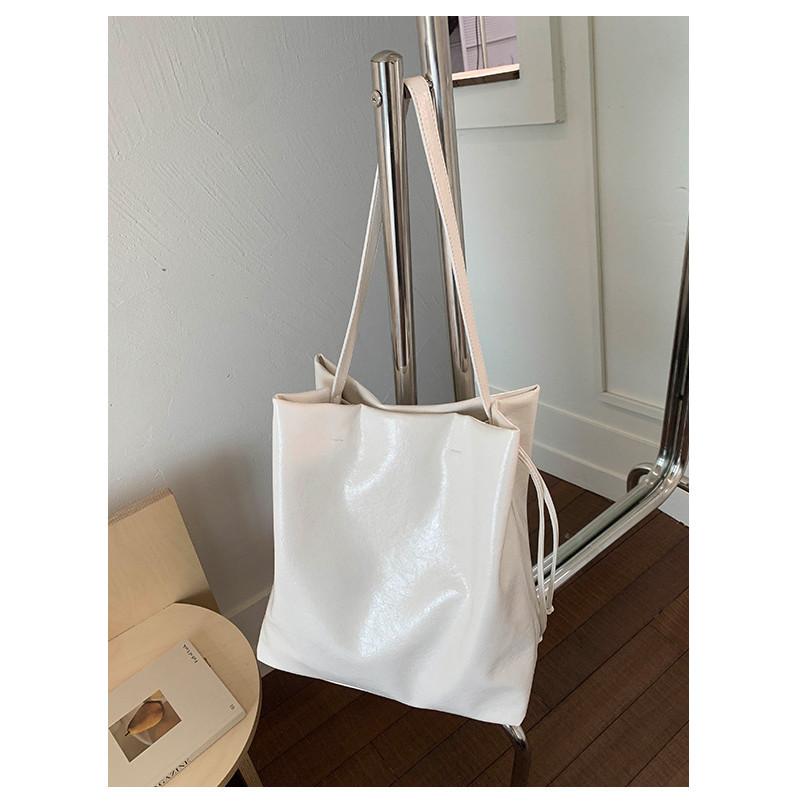 IELGY Ladies Tote Bag Retro Large Capacity All-Match Simple One-Shoulder Commuter Underarm