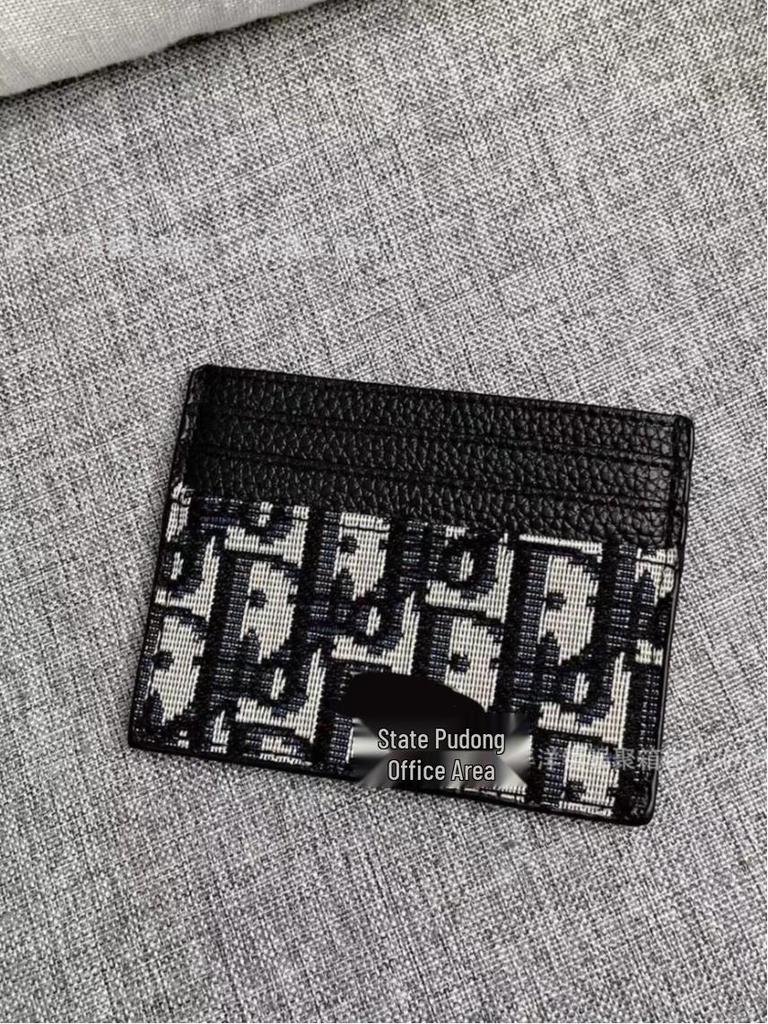 Ultratenký držák na ID a kreditní karty s více přihrádkami - Evropský a americký design