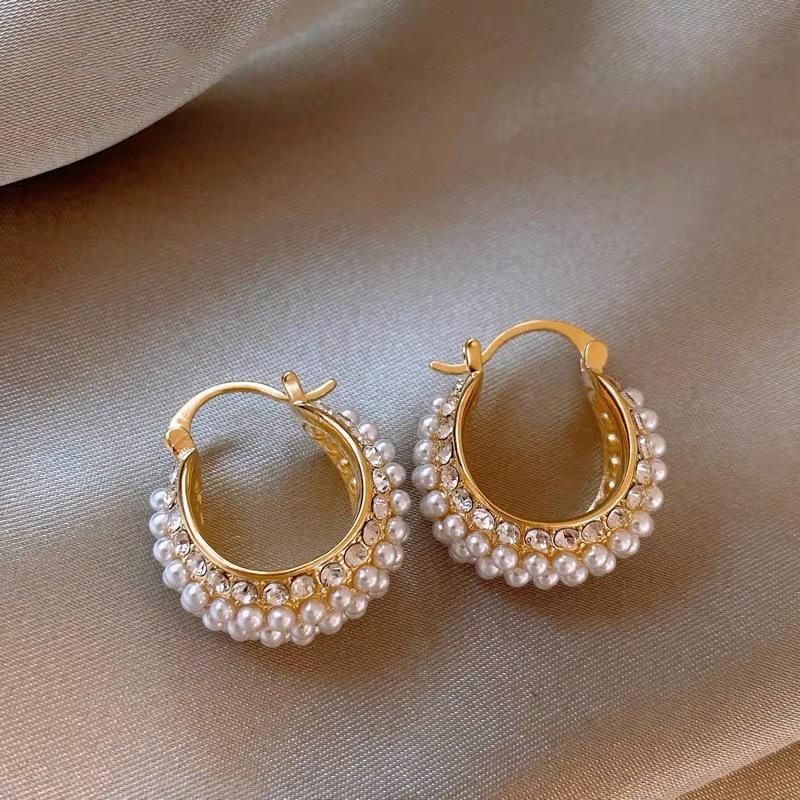 2023 Trendy Pearl & Diamond Oval Pendant Earrings - Versatile & Stylish High-End Design