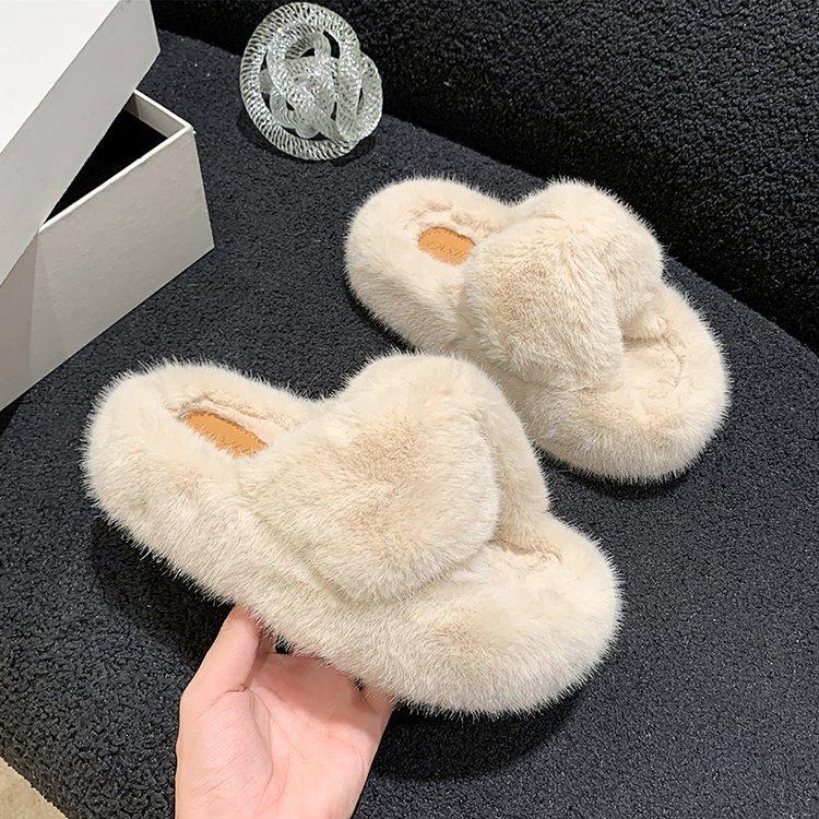 White thick-bottomed fluffy slippers for women to wear autumn and winter muffins, heightened heels, lazy office home plush cotton mop