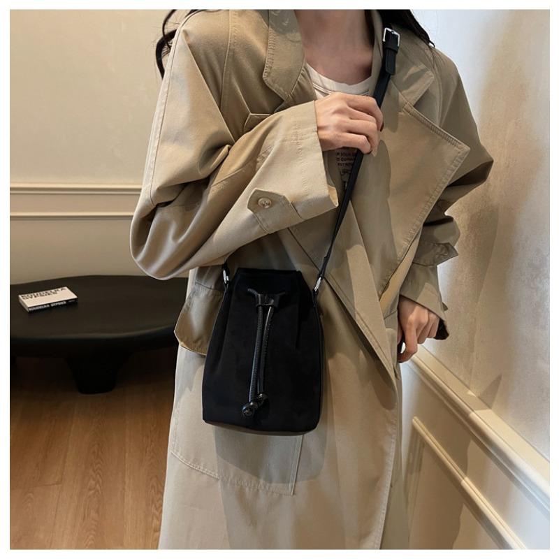 Retro Faux Suede Bucket Bag Classic Plush Drawstring Phone Bag Women's Vintage Plush Crossbody Small Bag