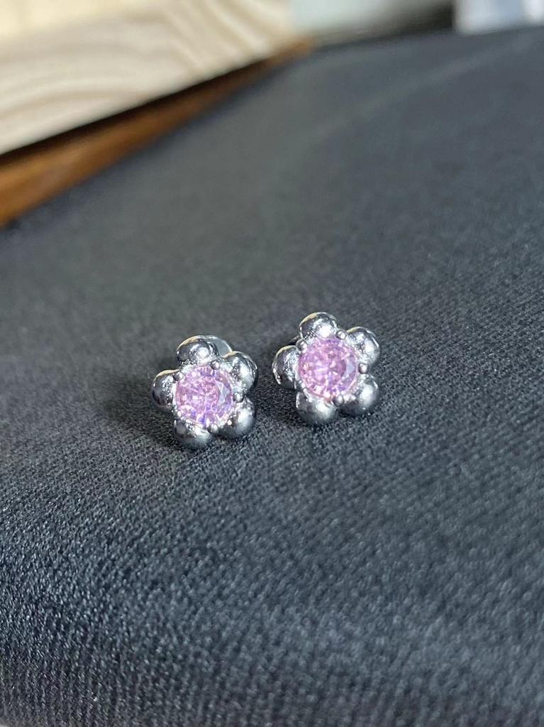 Delicate Flower Stud Earrings Ins Simple and Advanced