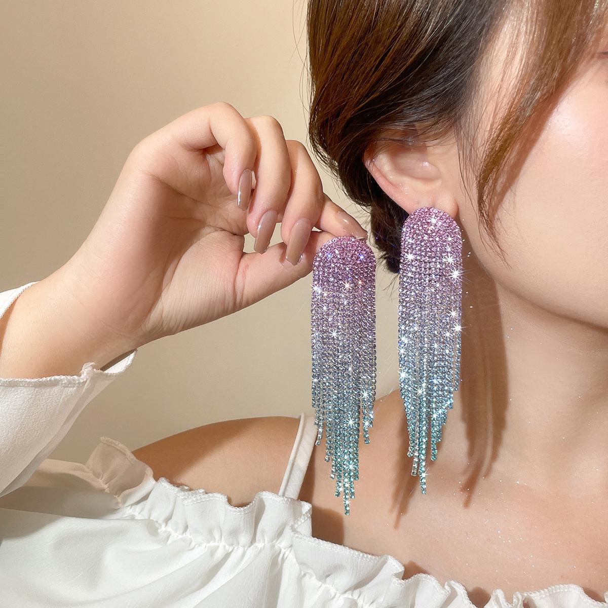 

Европейские и американские серьги-кисточки с градиентными бриллиантами для женщин – дизайн класса люкс