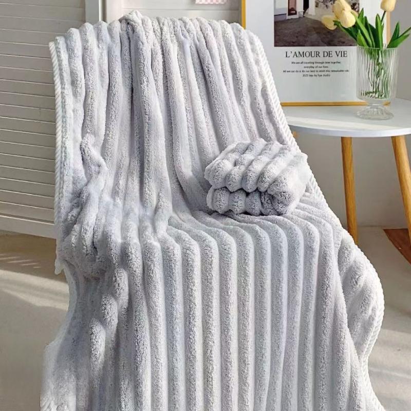Coral Fleece Bath Towel 70 X 140cm Strip Shaped Pattern Bath Towel for Women, Quick Drying Thickened Bath Towel