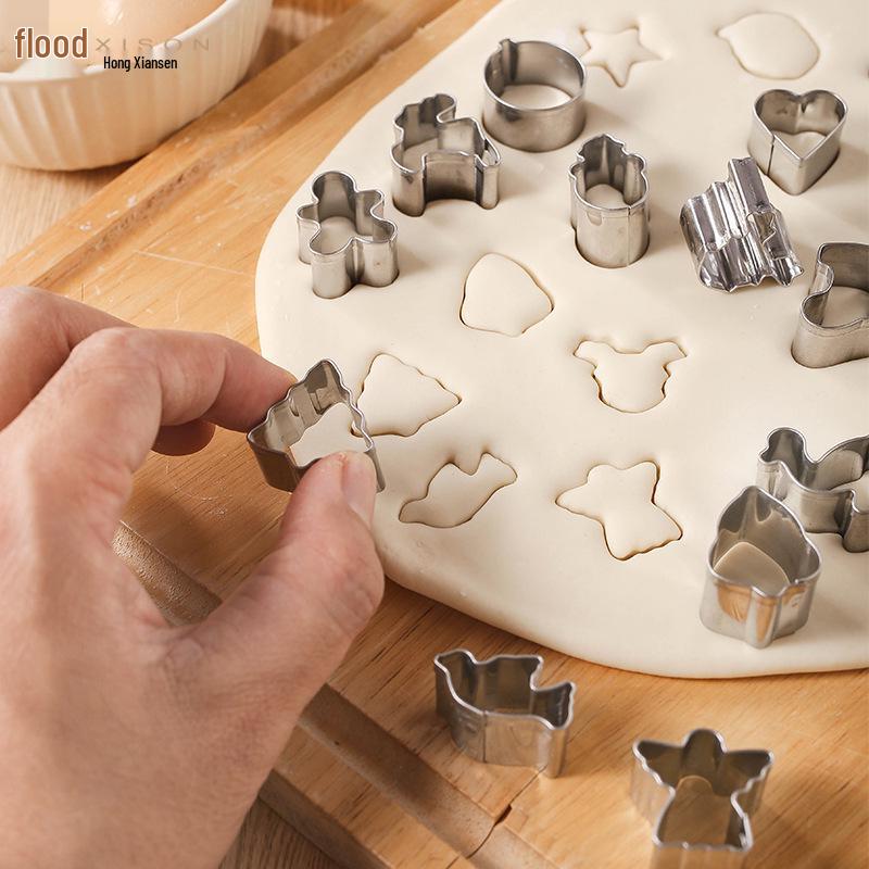 Stainless Steel Christmas Cookie Cutters, 20-Piece Mini Set for Baking and Vegetable Molds.