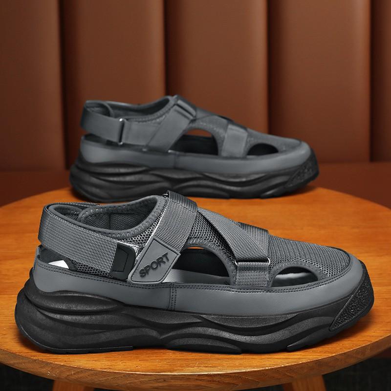 

Hole Shoes Men s Outer Wear Work Sandals Head Sneakers 41