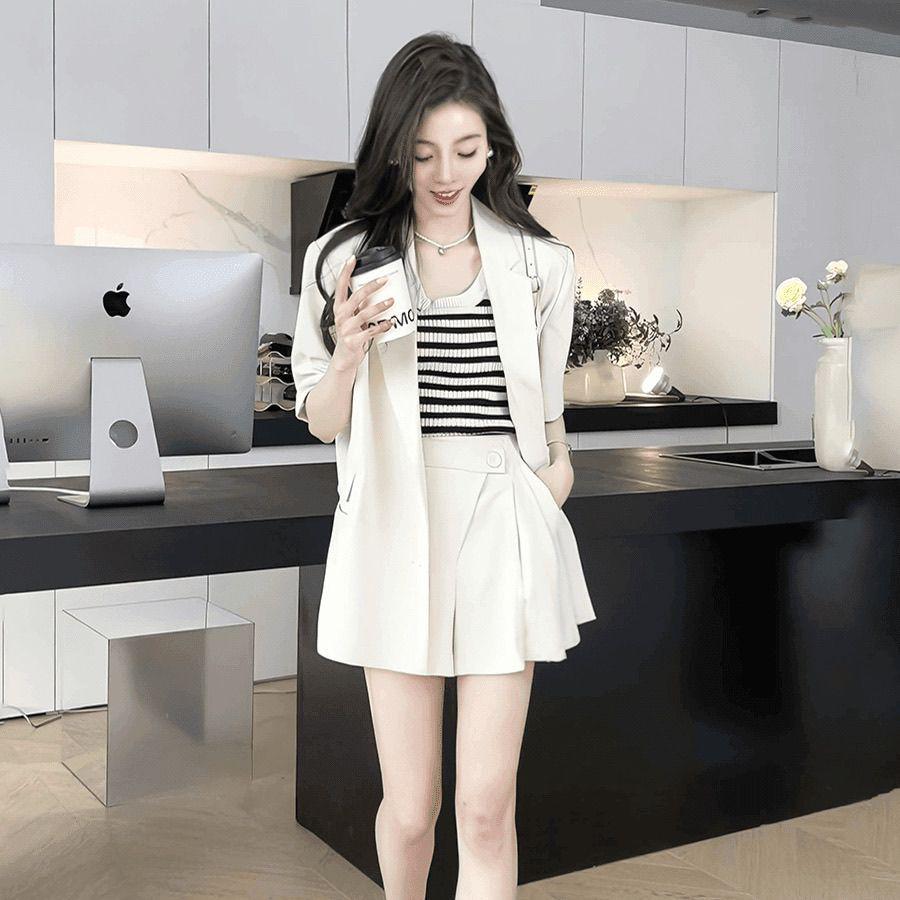 2026 Summer Style: Elegant Short-Sleeve Suit Jacket & High-Waisted Shorts Set for Petite Women
