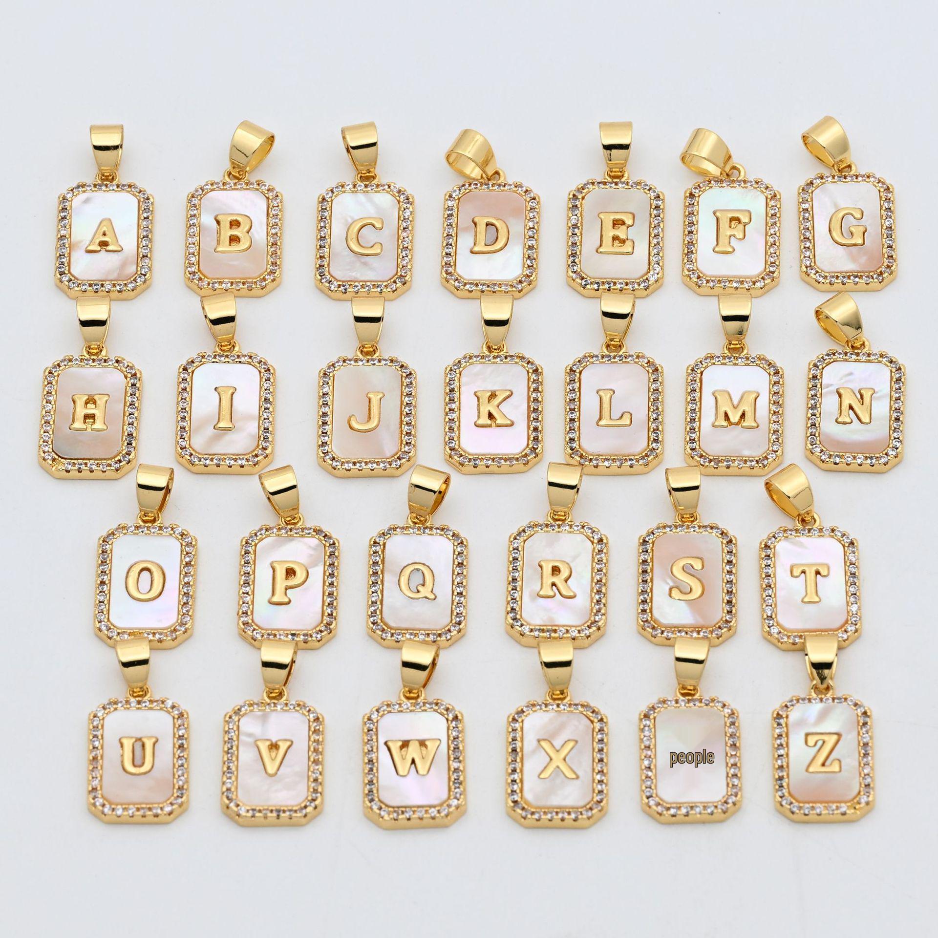 Luxurious Rhinestone 26-Letter Shell Pendant Necklace O
