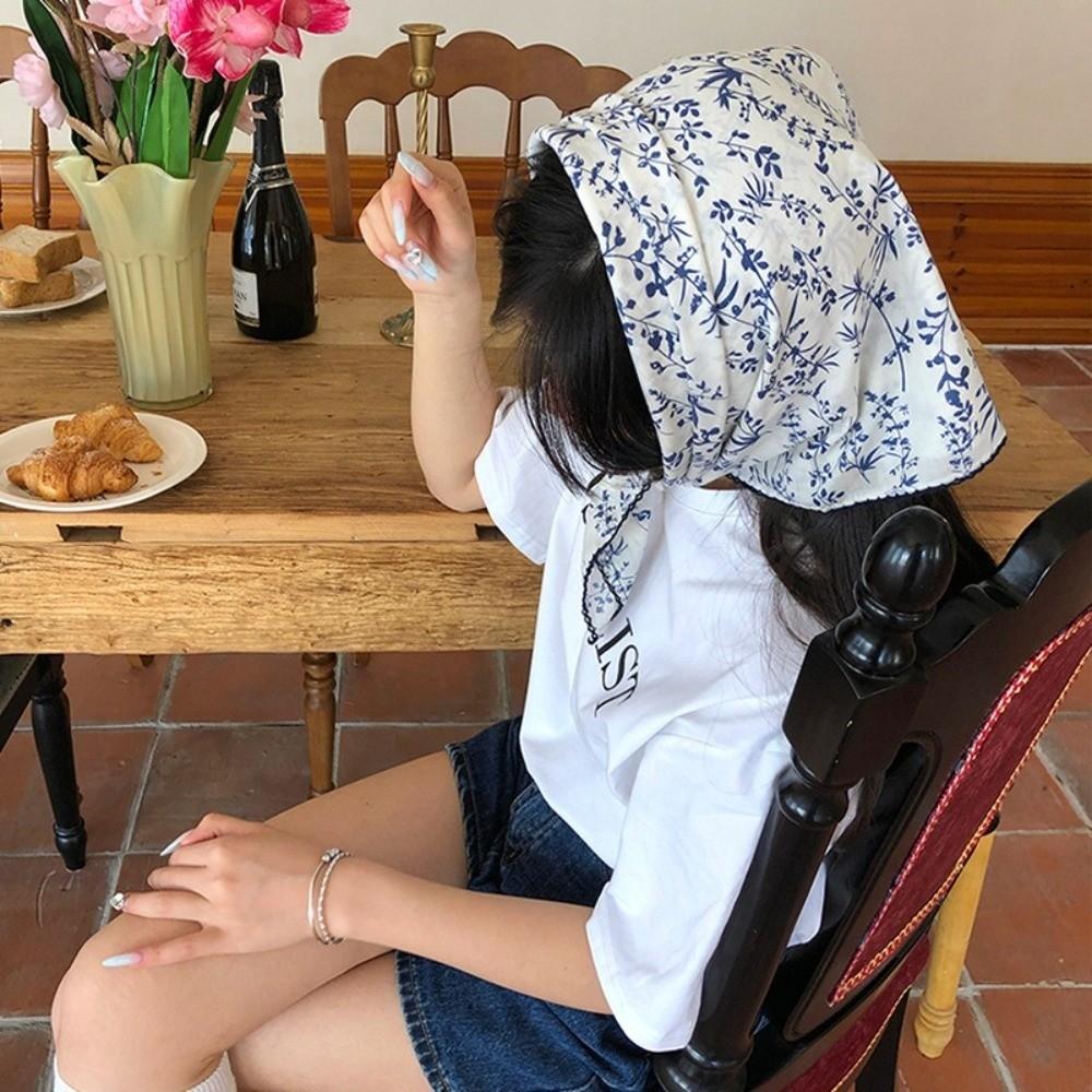 Elegant Handkerchief Scarves 70x70cm Neckerchief Versatile Bandana Scarfs  for Women
