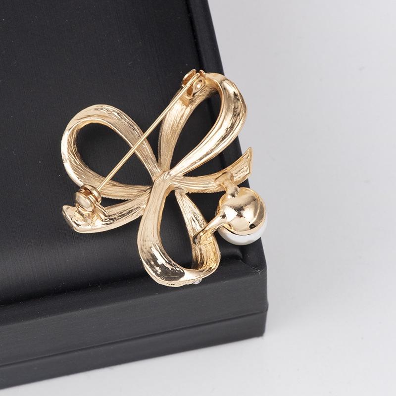 Vintage Pearl Bow Brooches For Women Fashion Baroque Style Pins Wedding Corsage Party Accessories Christmas Gift